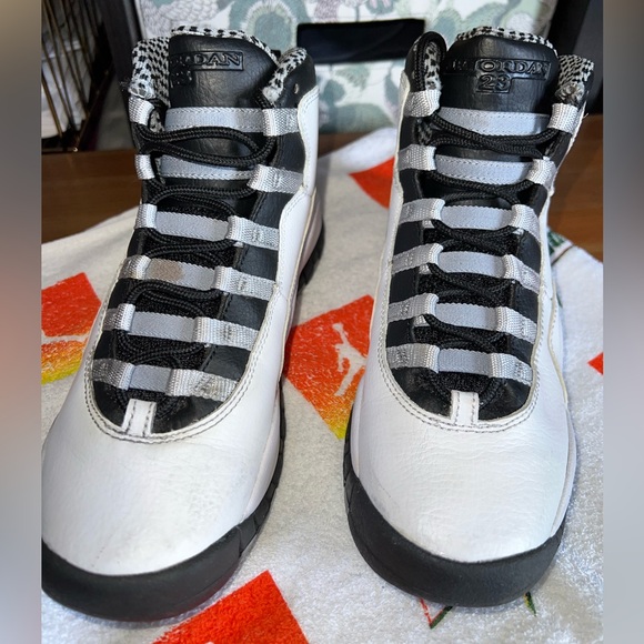 Jordan 10 Retro Steel 2013 (GS)
Worn. No box.
5.5Y = Women’s 7 - Picture 1 of 5
